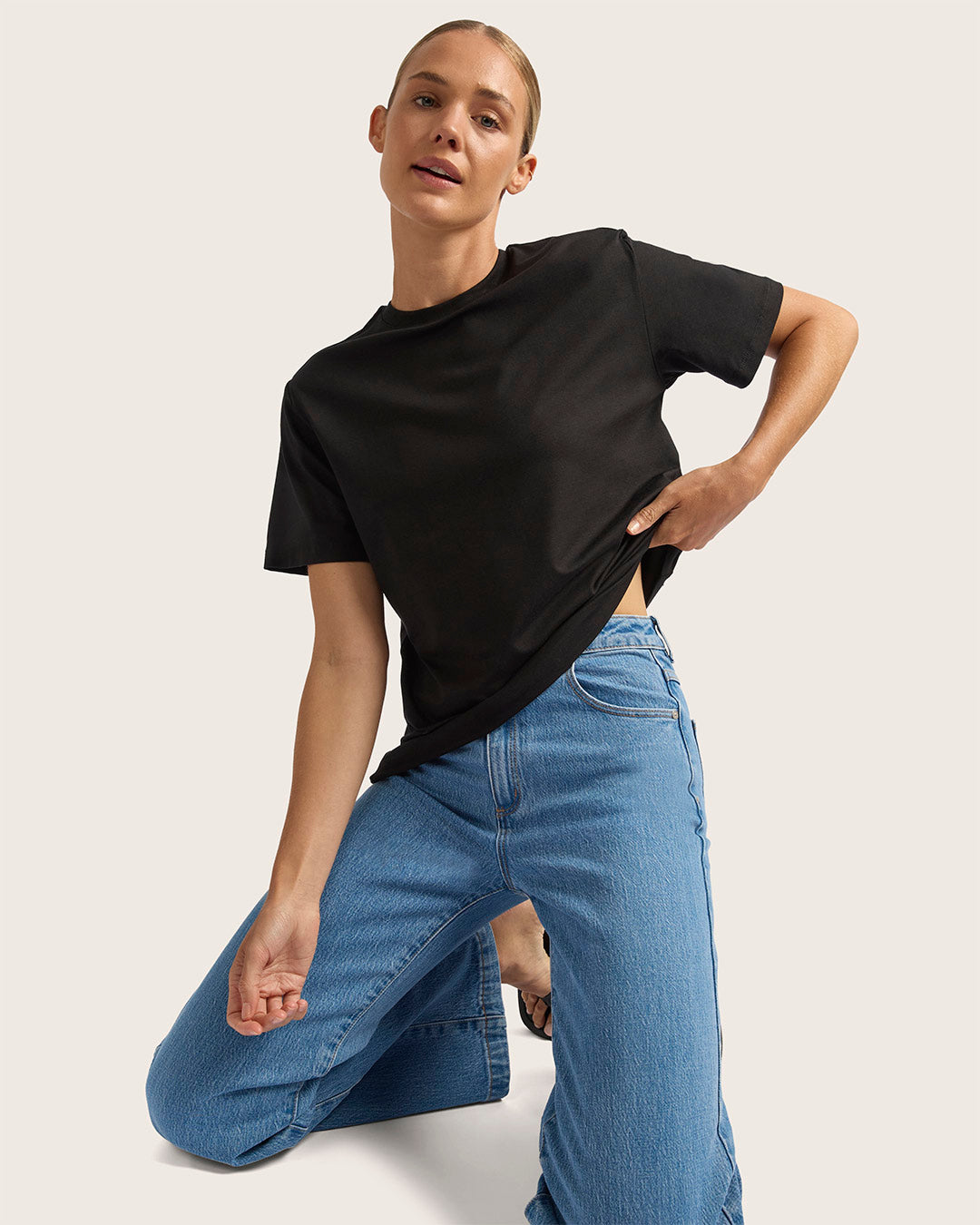 Women's Classic Crew Neck T-Shirt - Black