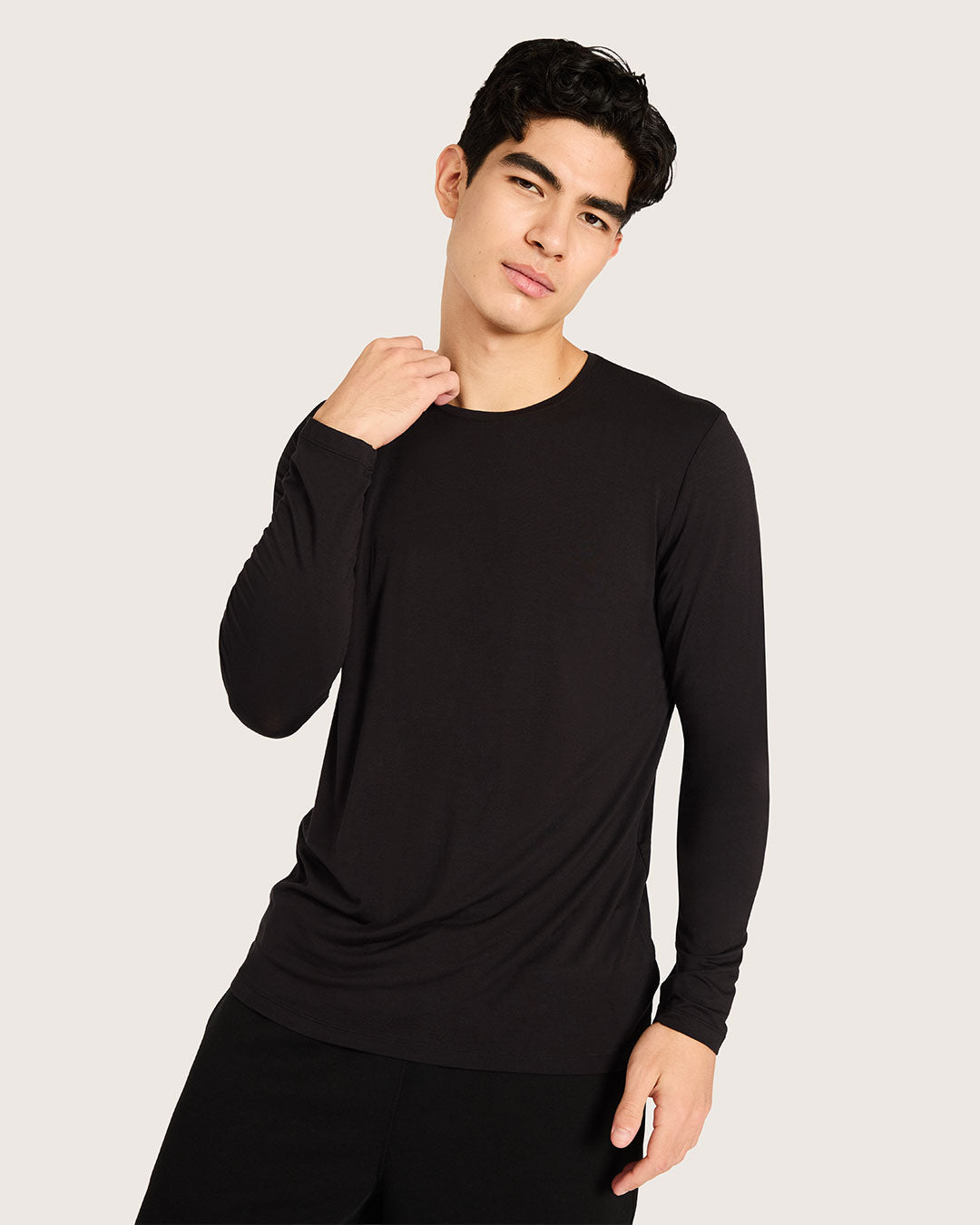 Men's Bamboo Base Layer Long Sleeve Crew Neck T-Shirt in Black