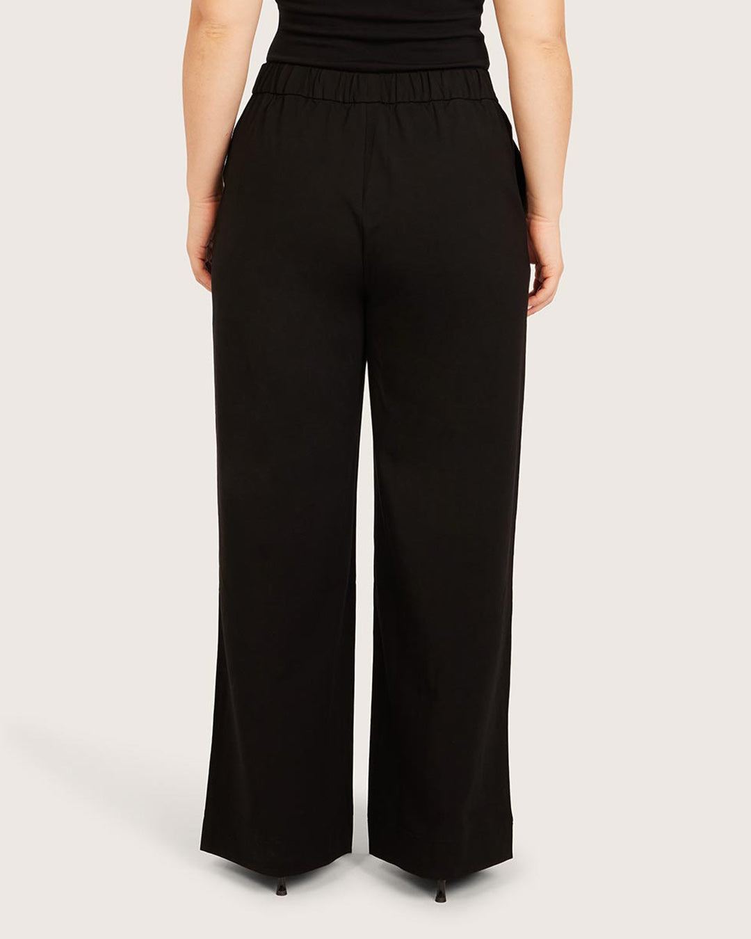 Women's Forme Relaxed Leg Pants - Short in Black – Boody US
